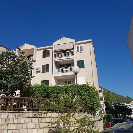 Emi Appartement Budva Buitenkant foto