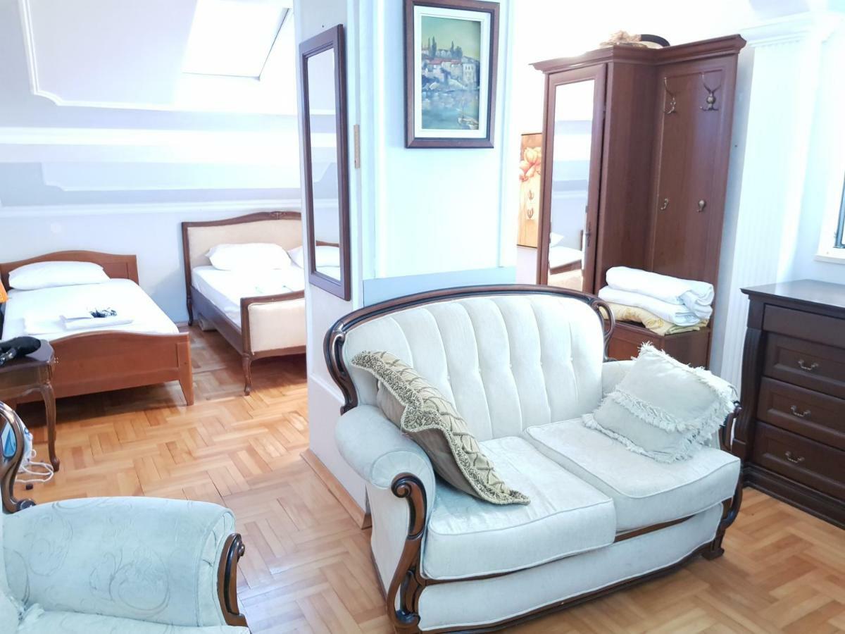 Emi Appartement Budva Buitenkant foto
