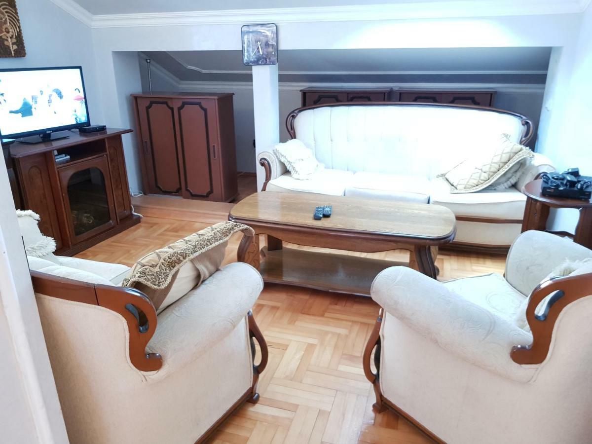 Emi Appartement Budva Buitenkant foto