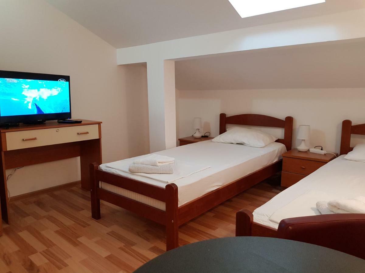 Emi Appartement Budva Buitenkant foto