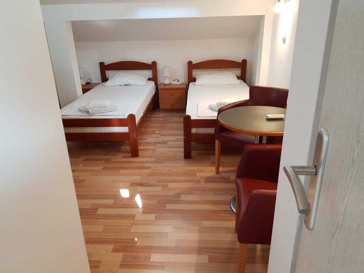 Emi Appartement Budva Buitenkant foto