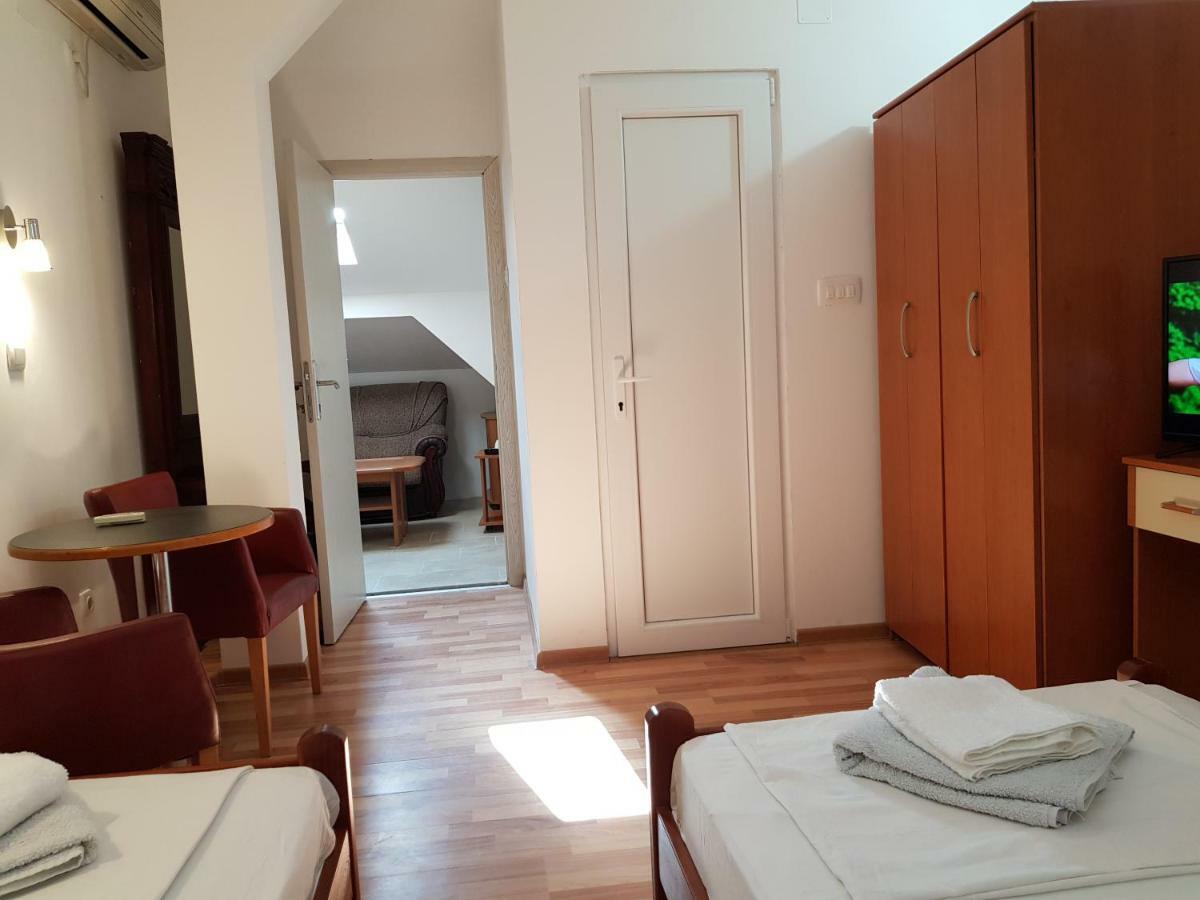 Emi Appartement Budva Buitenkant foto