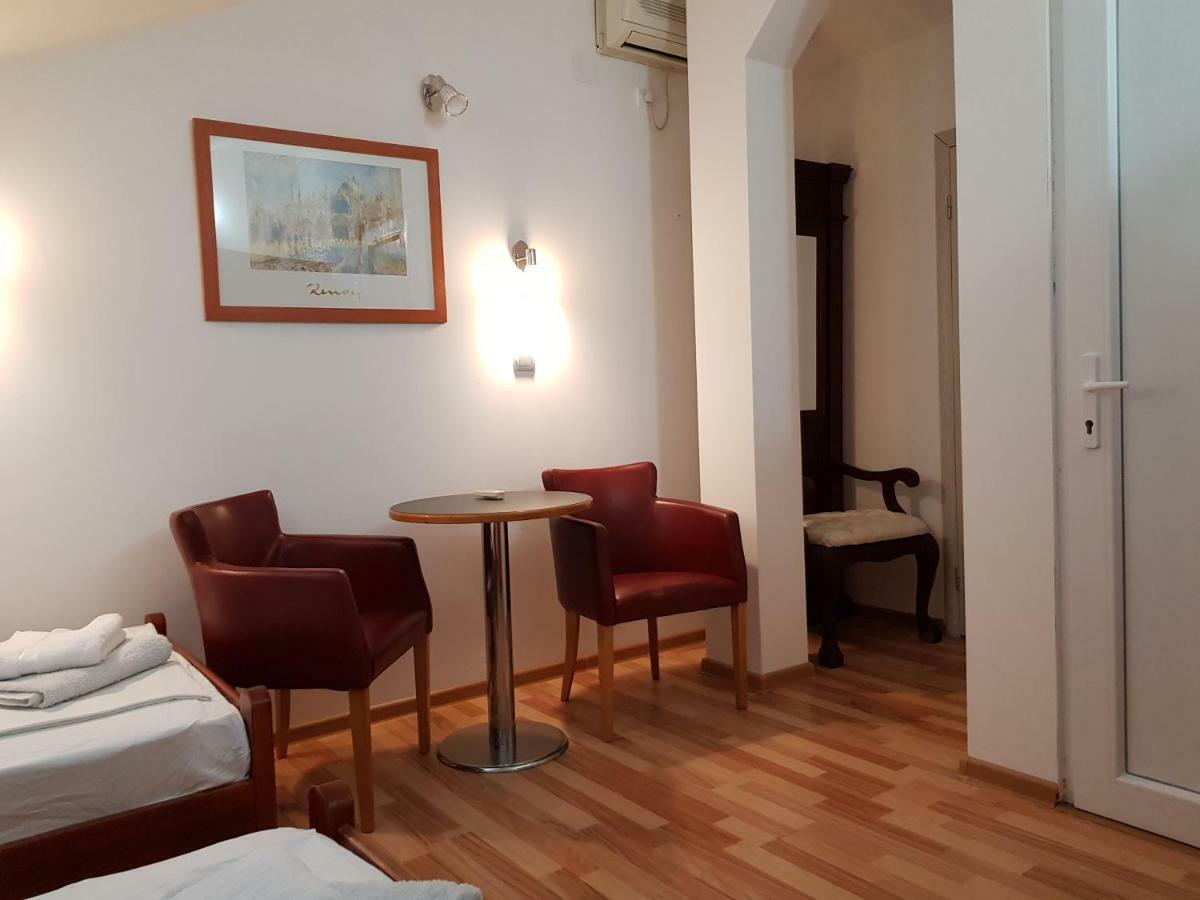 Emi Appartement Budva Buitenkant foto