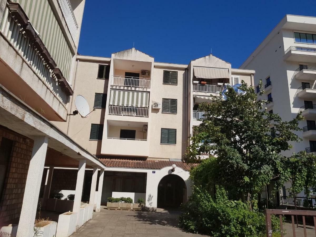 Emi Appartement Budva Buitenkant foto