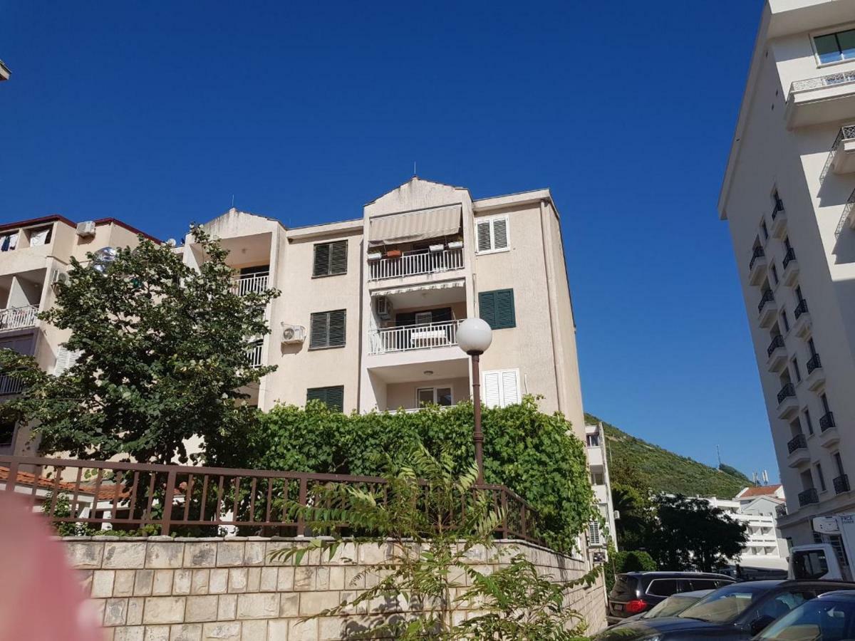 Emi Appartement Budva Buitenkant foto